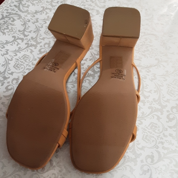 SHE& IN Sandals - Picture 4 of 4